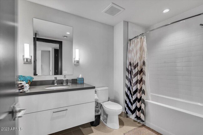 Building Photo - 4422 N 75th St