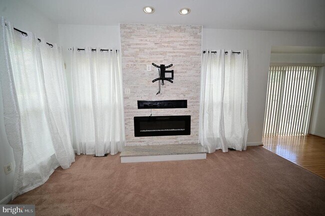 Building Photo - 9100 Goldfield Pl