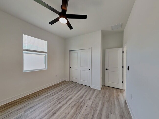 Building Photo - 377 Biltmore St