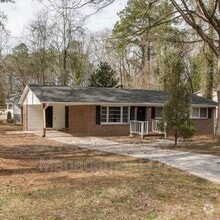 Building Photo - 4085 Kenora Dr SW