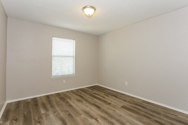 Building Photo - 8104 Gardengate Ct