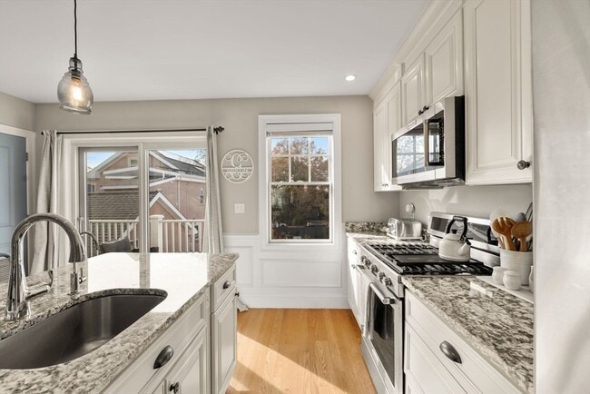 Building Photo - 30 Park St