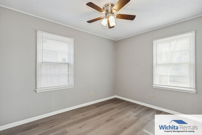 Building Photo - Spacious 3 Bed 1 Bath