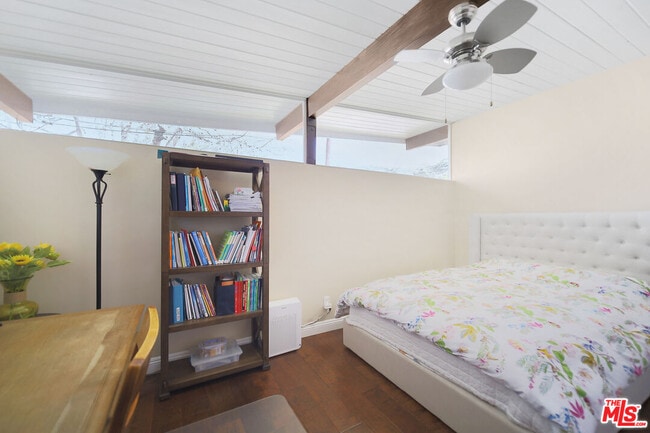 Building Photo - 2260 Los Amigos St