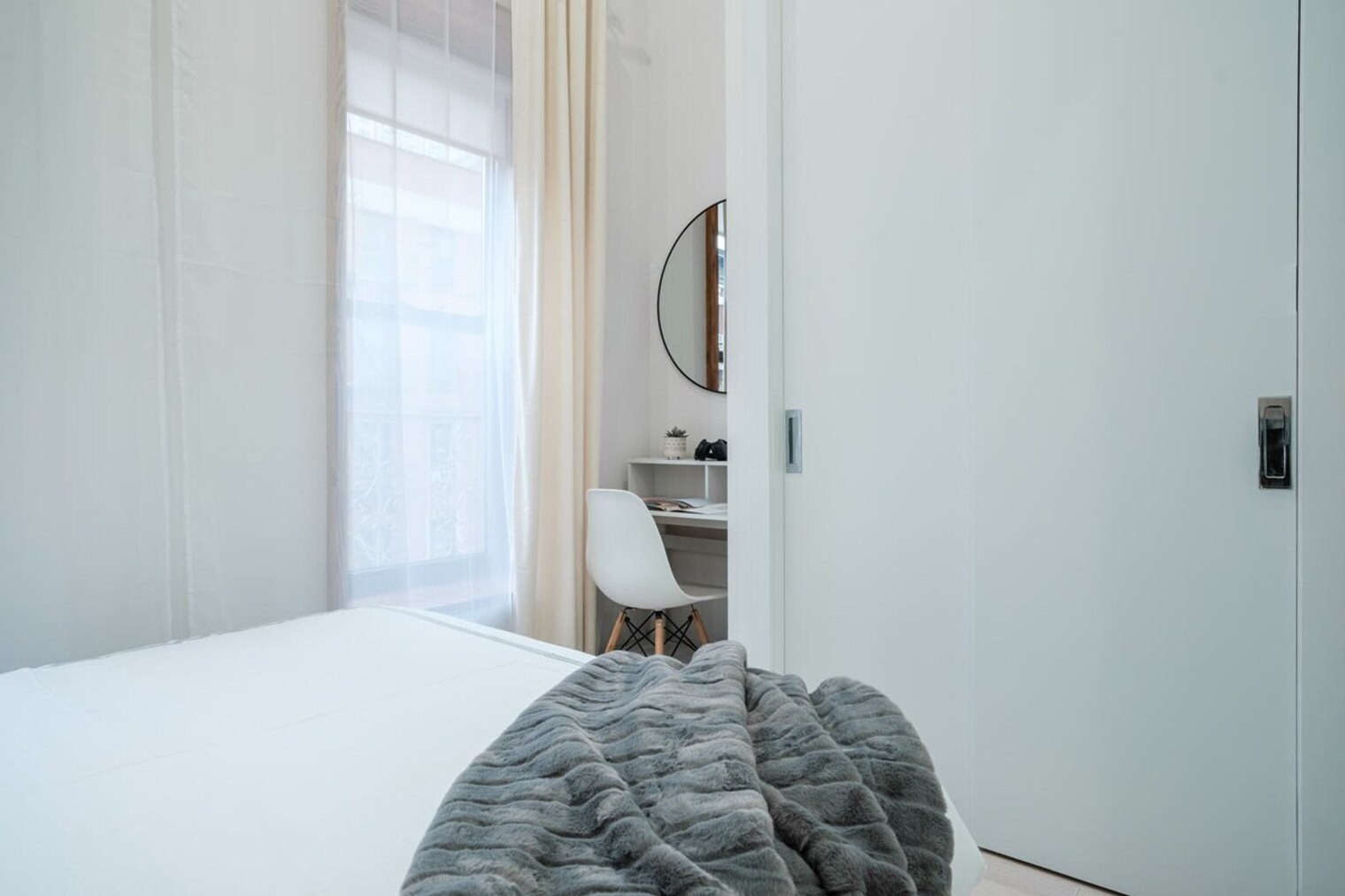 Building Photo - 317 E 78th St