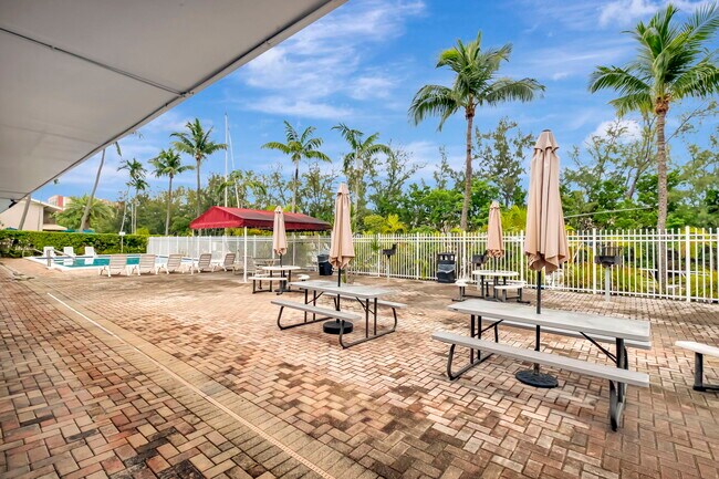 Building Photo - 3660 NE 166th St