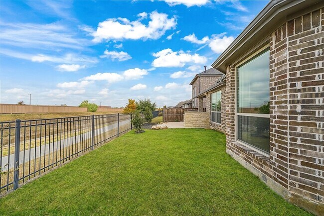 Building Photo - 3813 Brinkley Dr