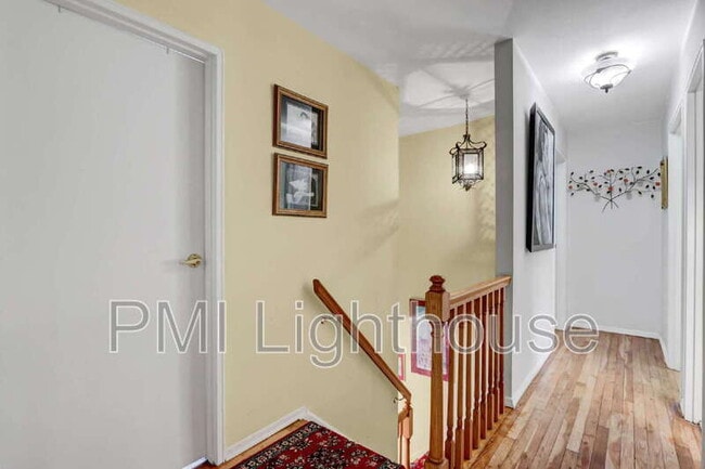 Building Photo - 17 Rondell Ln
