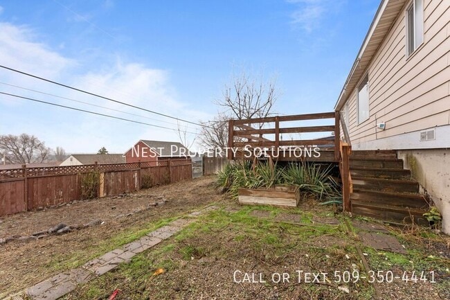 Building Photo - 1038 S Skyline Dr