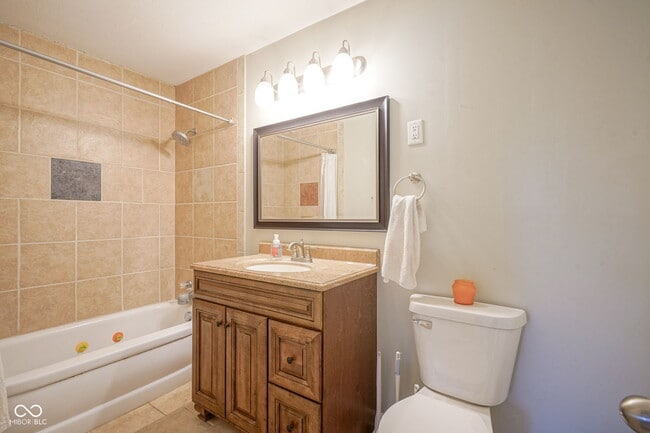 Building Photo - 1005 Chevy Chase Ln