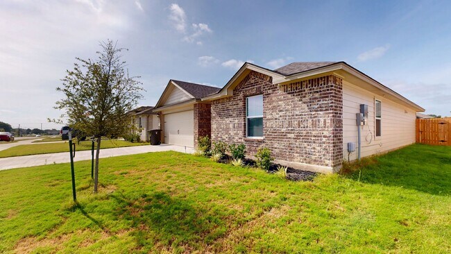 Building Photo - 1212 Rolling Thunder Dr