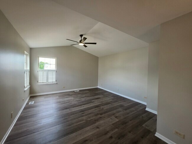 Building Photo - 675 Fieldcrest Dr