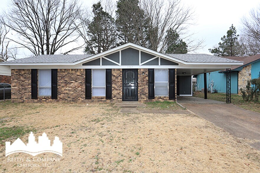 Primary Photo - 5387 Cornstalk Cove
