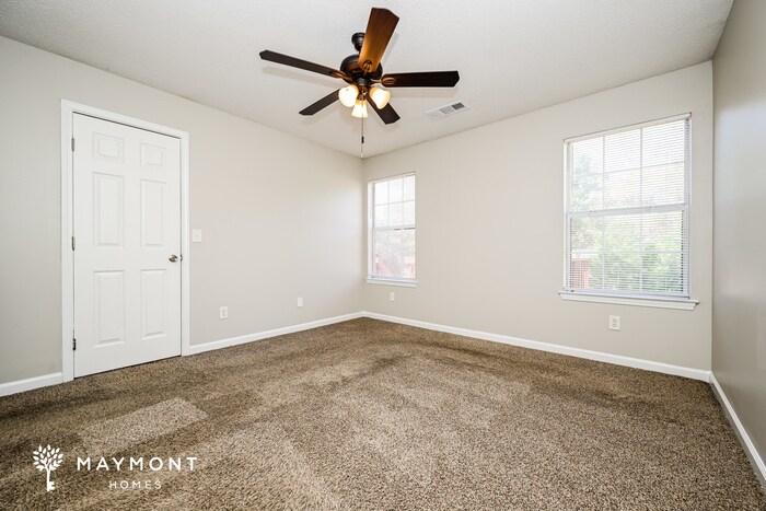 Building Photo - 1195 Foxwood Dr