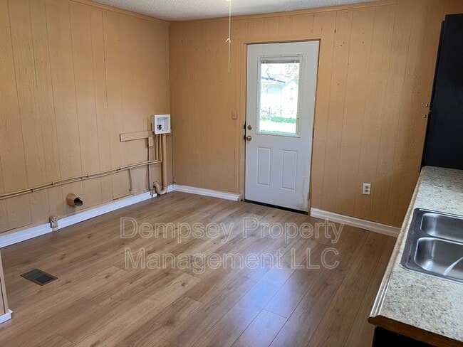 Building Photo - 711 36th Ave