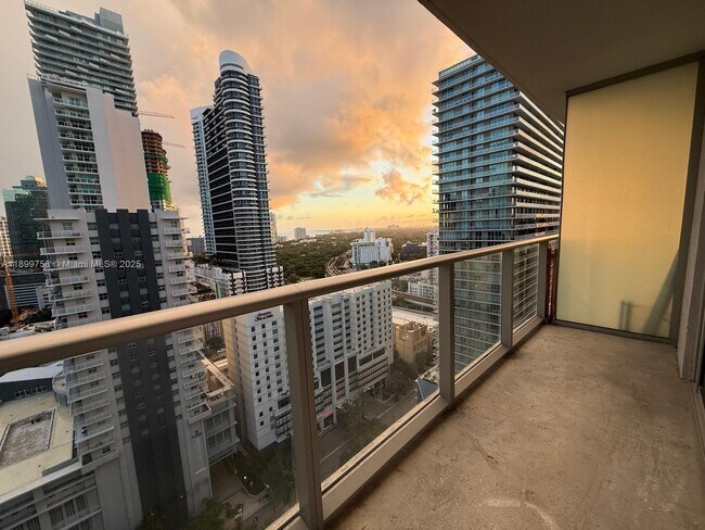 Building Photo - 1100 S Miami Ave