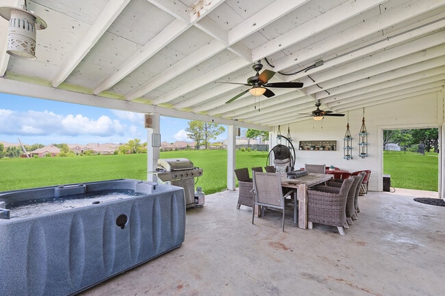 Building Photo - 1400 Shadow Brook Trail