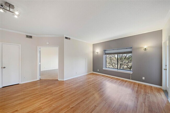 Building Photo - 2207 S Braeswood Blvd