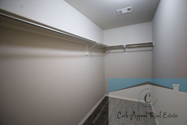 Building Photo - Beautiful 4 bedroom/2 bath home - Nettleton