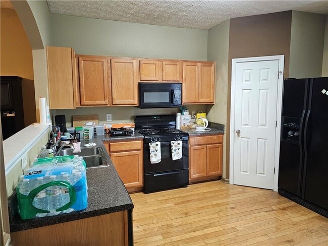 Building Photo - 2160 Hawks Bluff Trail NW