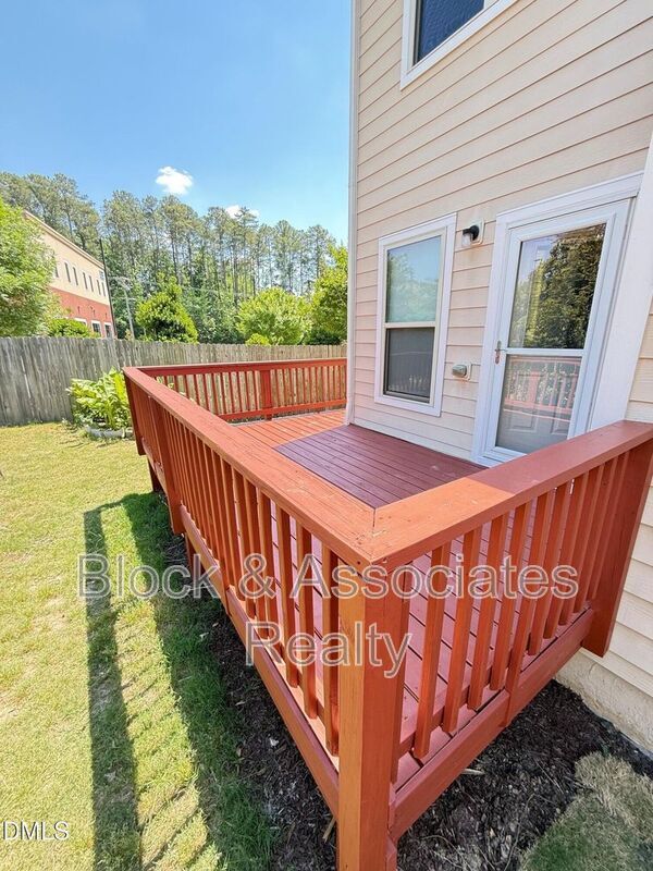 Building Photo - 1017 Magnolia Blossom Ln