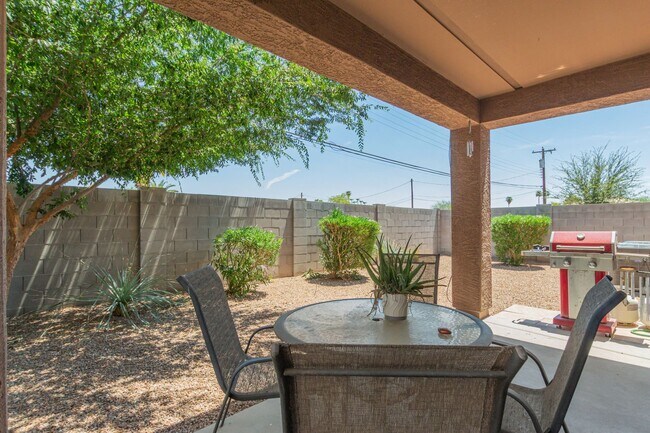Building Photo - STUNNING 2 story home in Mesa! Plenty of s...