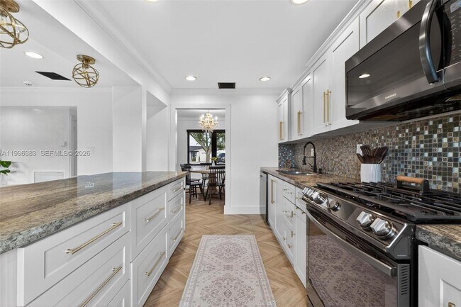 Building Photo - Southwest 74th Street, Miami, FL 33183 - 3 BR 2 BA single-family home