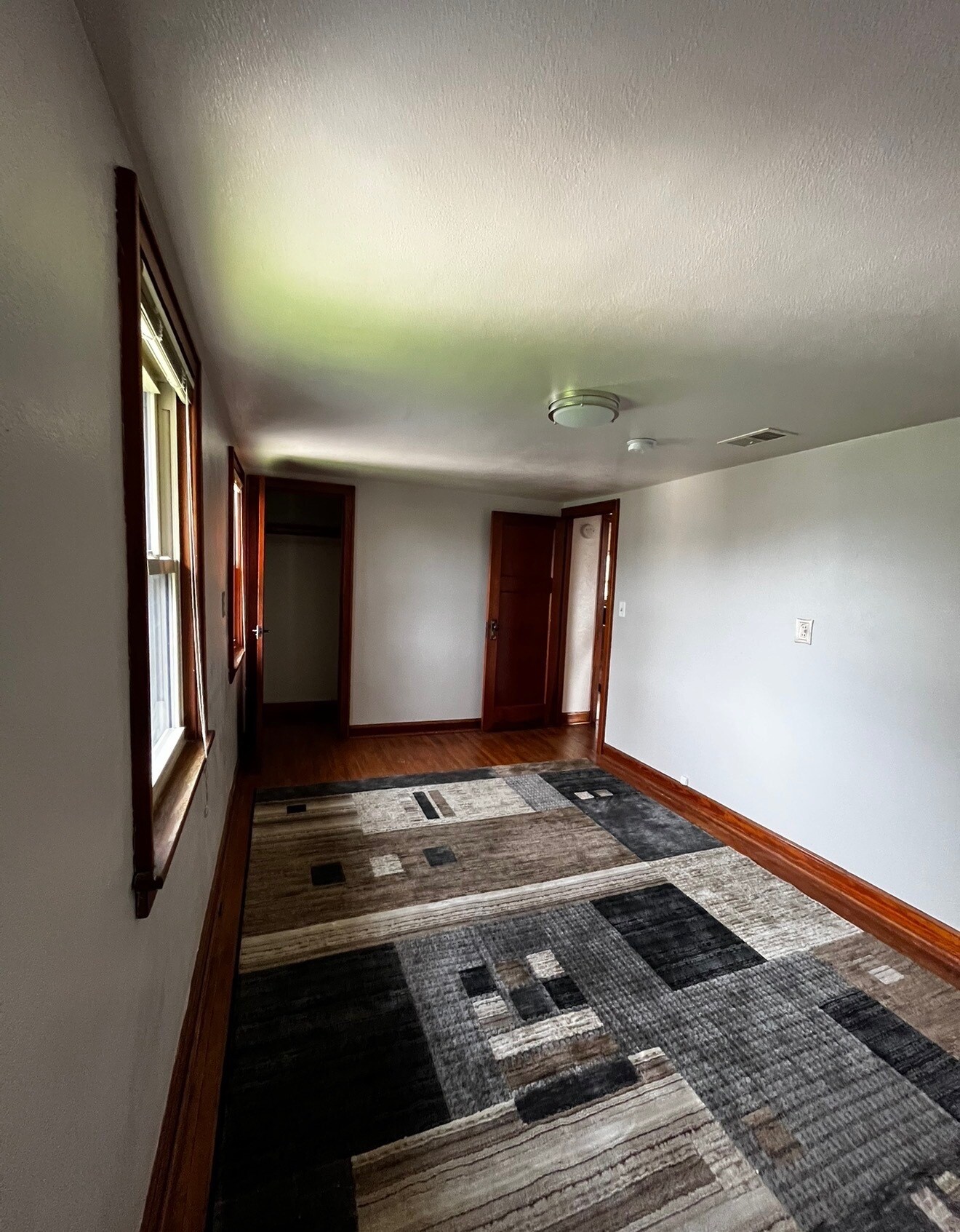 Building Photo - 257 Ledgeview Ave