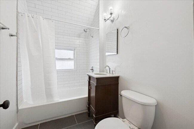 Building Photo - McLean