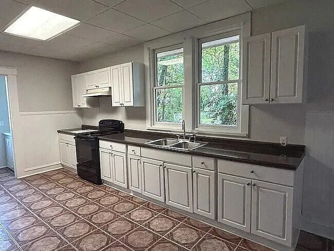 Building Photo - 1 Bedroom 1 Bathroom