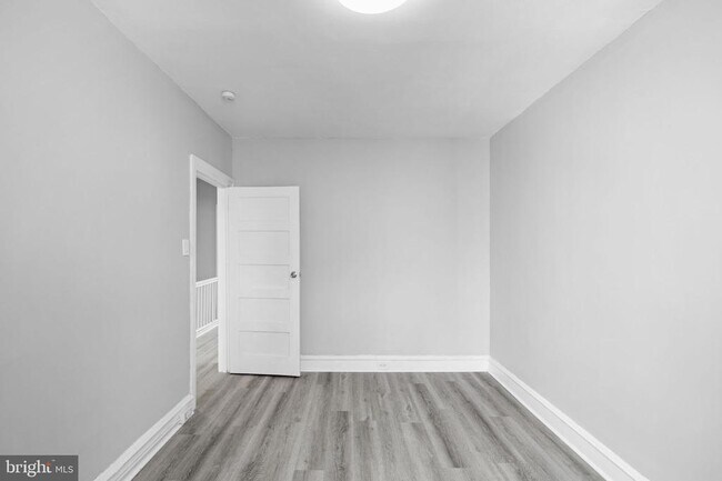 Building Photo - 5517 Ridgewood St