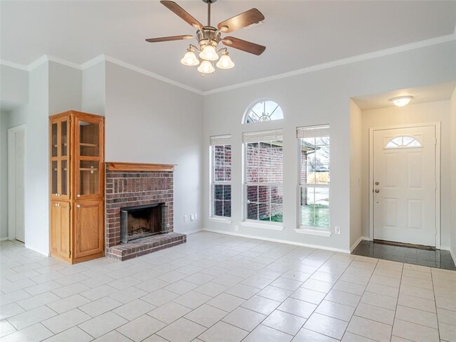 Building Photo - 2802 W Sunset Dr