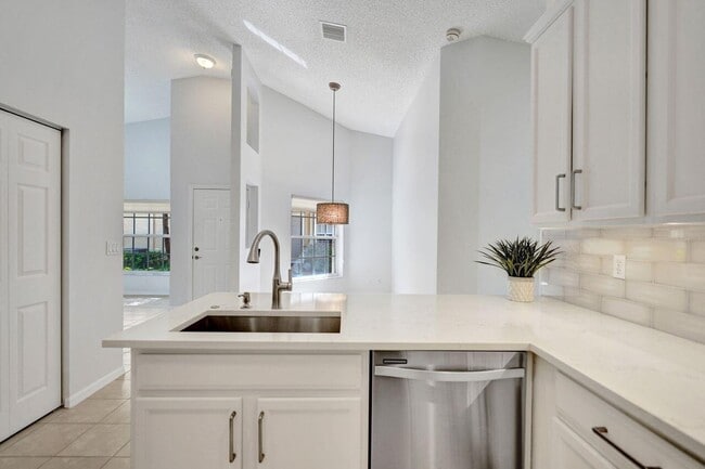 Building Photo - 5069 Toscana Trail