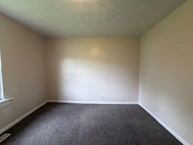 Building Photo - 208 S Bendix Dr