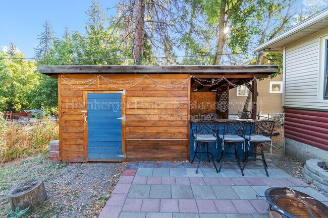 Building Photo - 1311 E 16th Ave