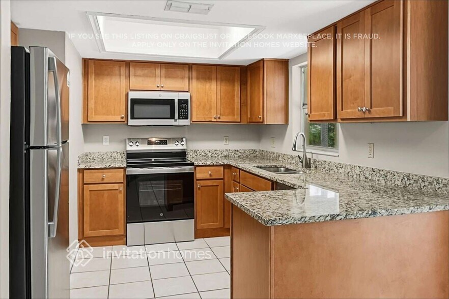 Building Photo - 819 Centerwood Ct