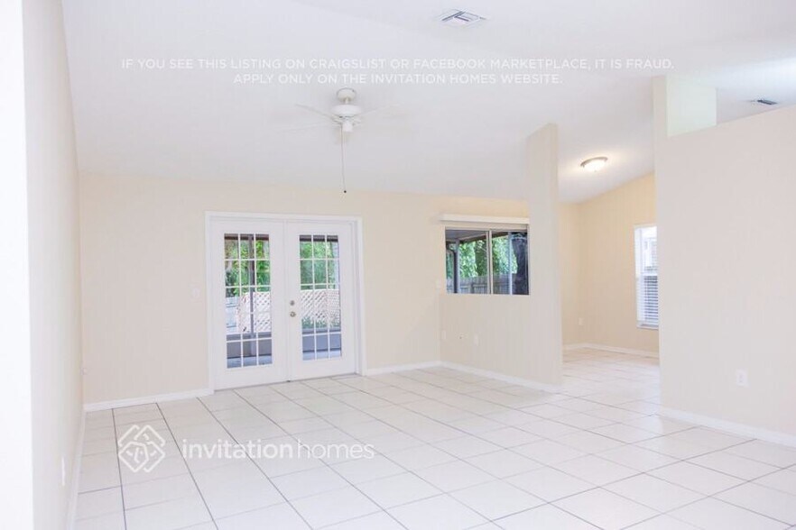 Building Photo - 7814 34th Ct E