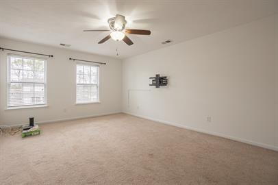 Building Photo - Available Immediately!