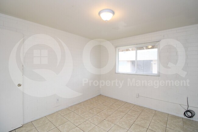 Building Photo - 3122 E Hubbell St