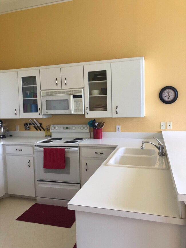 Building Photo - LakeFront Home with Dock in Haines City. Lawncare  Included