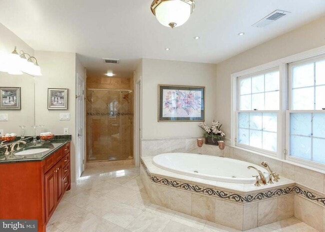 Building Photo - 9720 Holloway Hill Ct