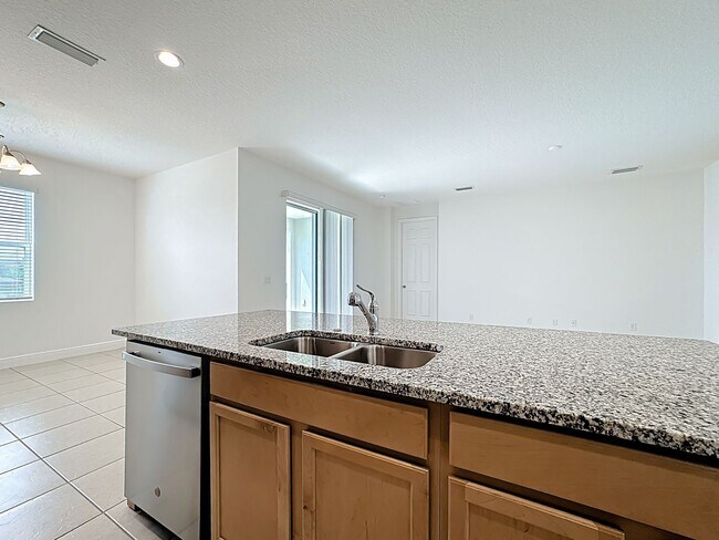 Building Photo - Hanover Lakes-2889 Nottel Drive St. Cloud