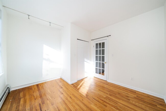 Building Photo - 107 Harrison St