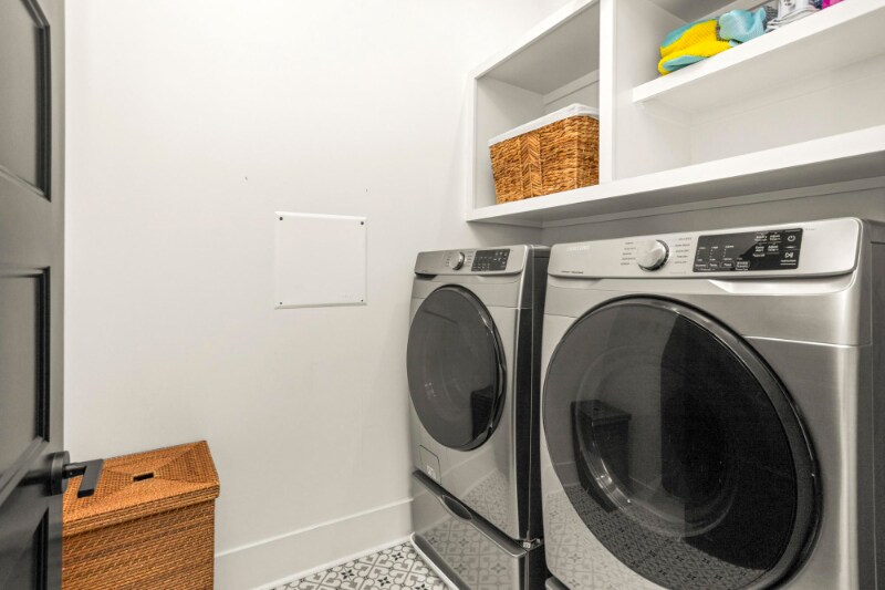 Building Photo - 2210 14th Ave N