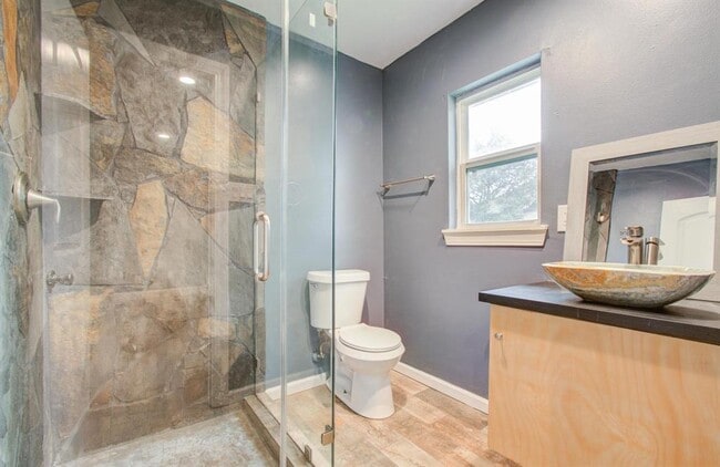 Building Photo - 724 River Plantation Dr