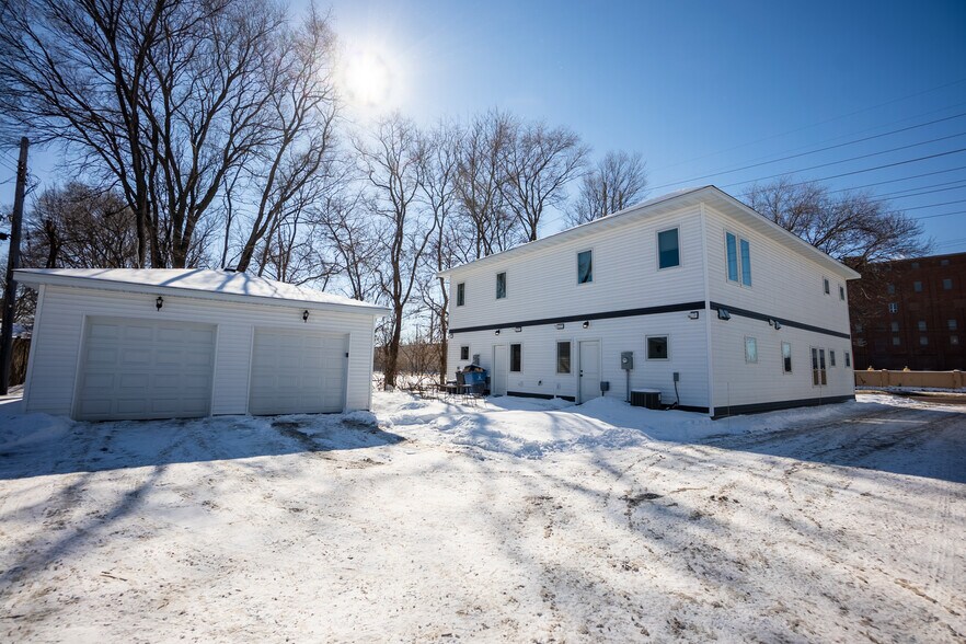 1 Car Garage included with each unit - 2927 Marshall St NE