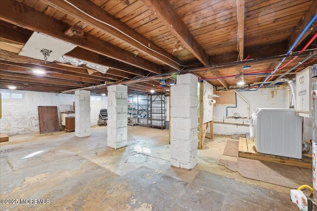 Building Photo - 674 Park Ave