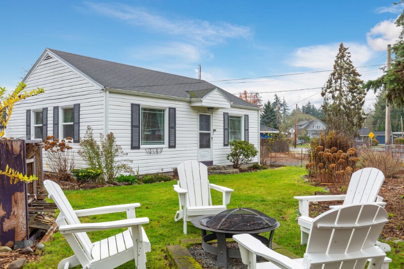 Building Photo - 10403 Dekoven Dr SW