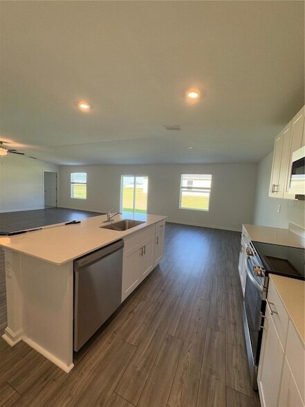 Building Photo - 8924 SW 41st Terrace