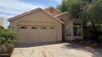 Building Photo - 213 S Crosscreek Dr
